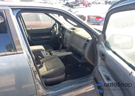 2010 Ford Escape Xlt from USA, damaged, VIN 1FMCU0D7XAKB29874